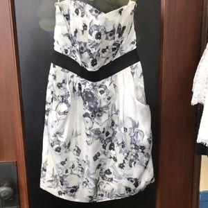 H&M strapless black and white dress with pockets